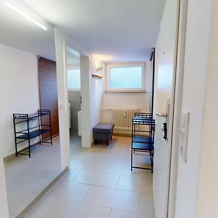 Gemuetliche Souterrain-wohnung Mit Blick Ins Gruene *